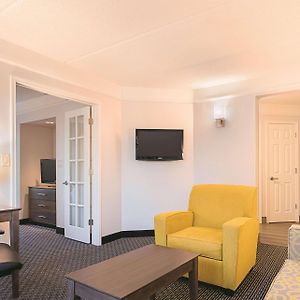 One-Bedroom King Suite Non-Smoking